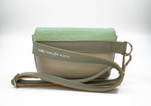 Încărcați imaginea în vizualizatorul Galeriei, Geantă de talie din piele