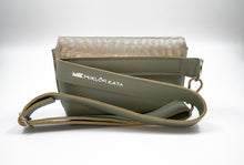 Kép betöltése a galériamegjelenítőbe: Bőr övtáska