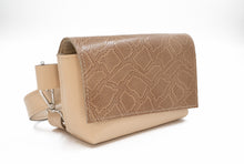 Încărcați imaginea în vizualizatorul Galeriei, Geantă de talie din piele