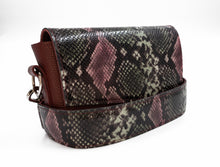 Încărcați imaginea în vizualizatorul Galeriei, Crossbody