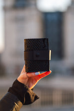 Încărcați imaginea în vizualizatorul Galeriei, Portofel din piele