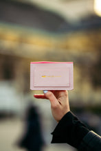 Încărcați imaginea în vizualizatorul Galeriei, Suport de card din piele