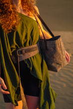 Încărcați imaginea în vizualizatorul Galeriei, Curea