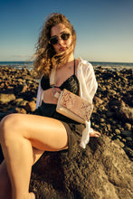 Încărcați imaginea în vizualizatorul Galeriei, Geantă de talie din piele