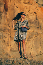 Încărcați imaginea în vizualizatorul Galeriei, Geantă de talie din piele