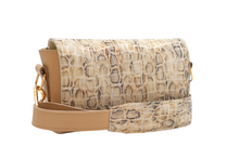 Încărcați imaginea în vizualizatorul Galeriei, CrossBody