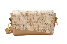 Încărcați imaginea în vizualizatorul Galeriei, CrossBody