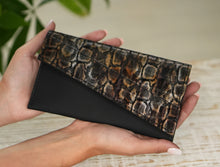 Kép betöltése a galériamegjelenítőbe: Bőr pénztárca