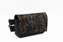 Încărcați imaginea în vizualizatorul Galeriei, Geantă de talie din piele