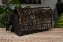 Încărcați imaginea în vizualizatorul Galeriei, Geantă de talie din piele