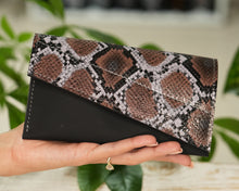 Kép betöltése a galériamegjelenítőbe: Bőr pénztárca