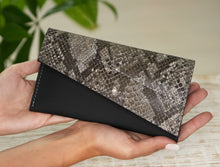 Încărcați imaginea în vizualizatorul Galeriei, Poșetă din piele