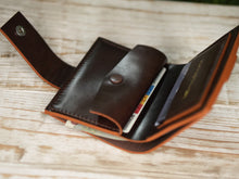 Încărcați imaginea în vizualizatorul Galeriei, Portofel din piele