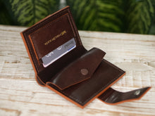 Încărcați imaginea în vizualizatorul Galeriei, Portofel din piele