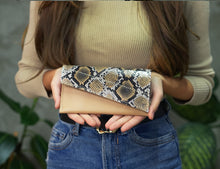 Încărcați imaginea în vizualizatorul Galeriei, Poșetă din piele