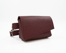 Kép betöltése a galériamegjelenítőbe: Kis bőr övtáska