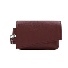 Kép betöltése a galériamegjelenítőbe: Kis bőr övtáska