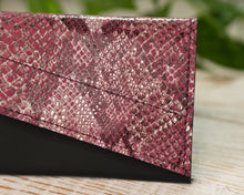 Încărcați imaginea în vizualizatorul Galeriei, Poșetă din piele