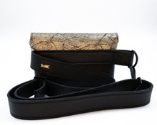 Încărcați imaginea în vizualizatorul Galeriei, Geantă mică din piele