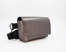 Kép betöltése a galériamegjelenítőbe: Bőr övtáska