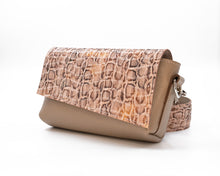 Încărcați imaginea în vizualizatorul Galeriei, Crossbody