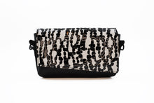 Încărcați imaginea în vizualizatorul Galeriei, Crossbody