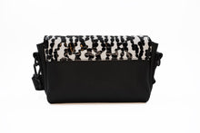 Încărcați imaginea în vizualizatorul Galeriei, Crossbody