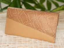 Încărcați imaginea în vizualizatorul Galeriei, Poșetă din piele