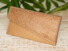 Încărcați imaginea în vizualizatorul Galeriei, Poșetă din piele