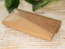 Încărcați imaginea în vizualizatorul Galeriei, Poșetă din piele