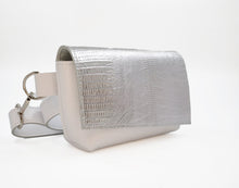Încărcați imaginea în vizualizatorul Galeriei, Geantă de talie din piele