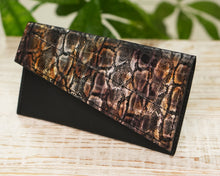 Kép betöltése a galériamegjelenítőbe: Bőr pénztárca