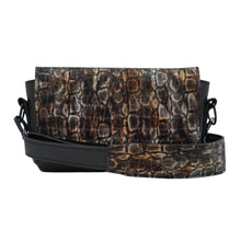 Încărcați imaginea în vizualizatorul Galeriei, CrossBody