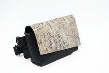 Încărcați imaginea în vizualizatorul Galeriei, Geantă de talie din piele