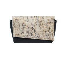 Încărcați imaginea în vizualizatorul Galeriei, Geantă de talie din piele