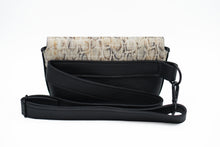 Încărcați imaginea în vizualizatorul Galeriei, Geantă de talie din piele