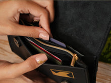 Încărcați imaginea în vizualizatorul Galeriei, Poșetă din piele