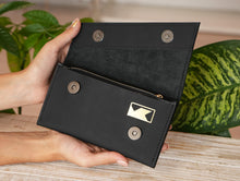 Încărcați imaginea în vizualizatorul Galeriei, Poșetă din piele