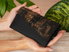 Încărcați imaginea în vizualizatorul Galeriei, Poșetă din piele
