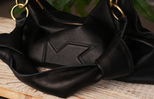 Încărcați imaginea în vizualizatorul Galeriei, Nina