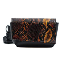 Încărcați imaginea în vizualizatorul Galeriei, Geantă de talie din piele