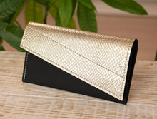 Încărcați imaginea în vizualizatorul Galeriei, Poșetă din piele
