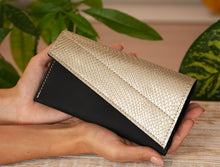 Load image into Gallery viewer, Leather Purse