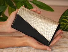 Load image into Gallery viewer, Leather Purse