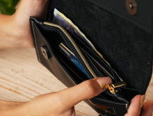 Încărcați imaginea în vizualizatorul Galeriei, Poșetă din piele