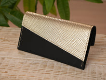 Încărcați imaginea în vizualizatorul Galeriei, Poșetă din piele