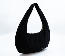 Load image into Gallery viewer, Geantă neagră din piele întoarsă autentică, model de umăr, confecționată din piele naturală de calitate superioară.