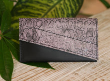 Încărcați imaginea în vizualizatorul Galeriei, Poșetă din piele