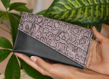 Load image into Gallery viewer, Leather Purse