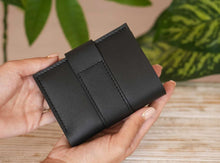 Încărcați imaginea în vizualizatorul Galeriei, Portofel din piele